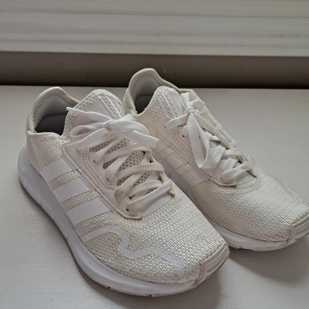 Adidas Women's White Sneakers Sz 5.5y
